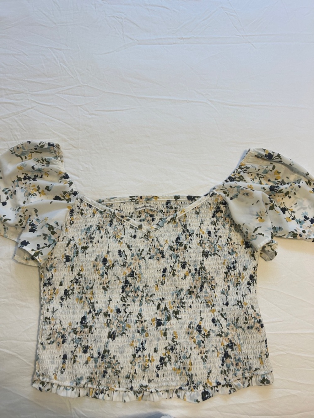 Abercrombie & Fitch Floral Smocked Puff-Sleeve Crop Top